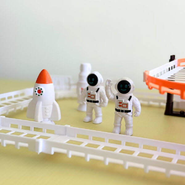 Astronautas Meli 9 Pista Espacial con Astronautas y Cohete
