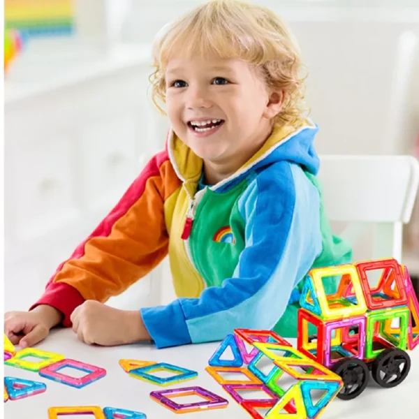 Bloques 68 pcs 6765 6 Bloques Magnéticos para Armar con Stickers – Set de 68 Piezas