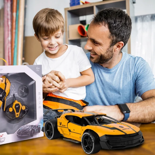 Auto Lanza Humo 7 Auto Deportivo Control Remoto Con Humo Luces, Sonido y Turbo Amarillo